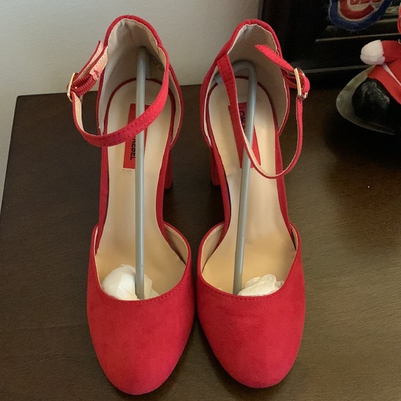 London Rebel Ankle Strap Red Heels - Picture 6 of 10